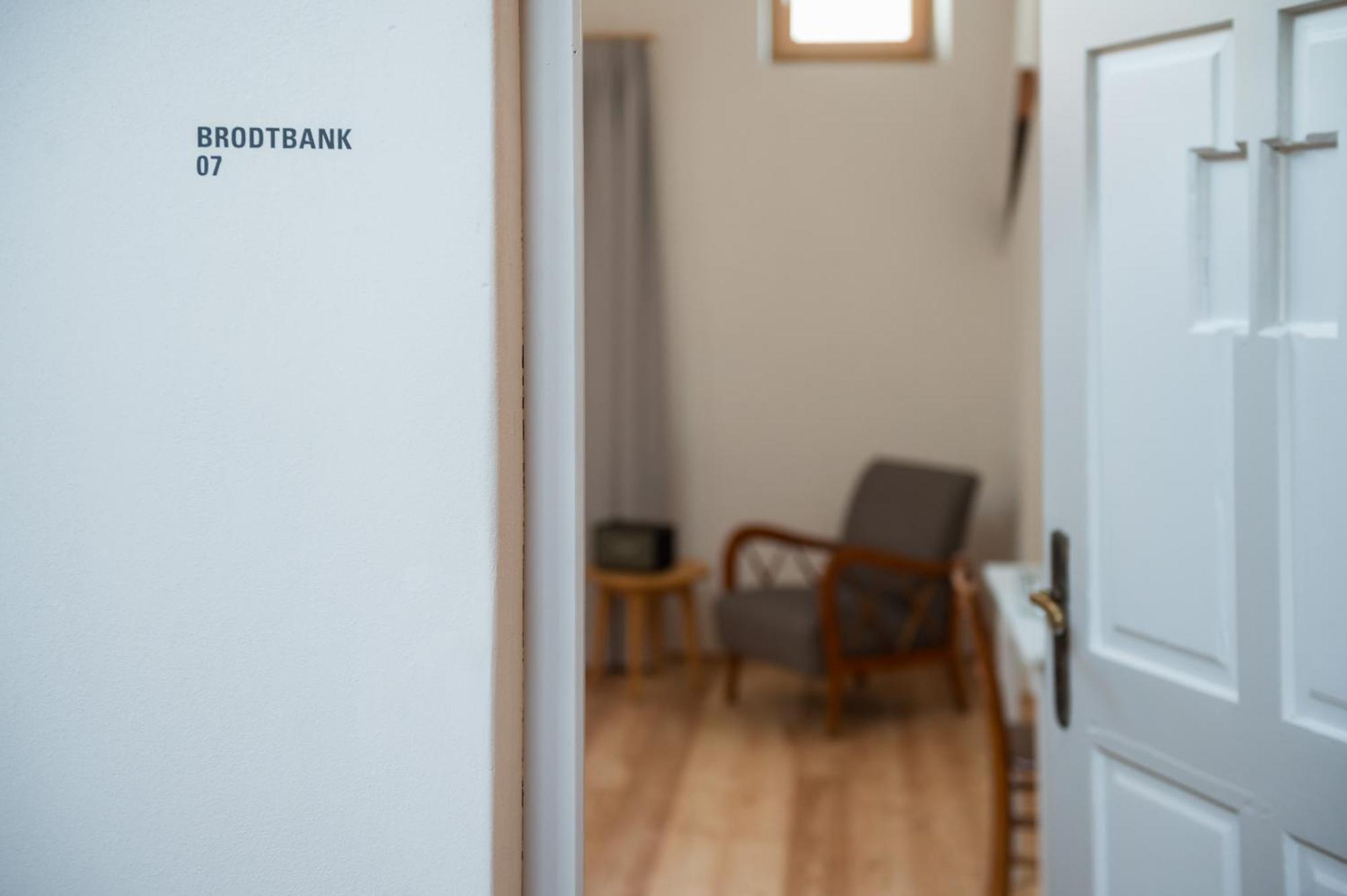 1477 Reichhalter Bed & Breakfast Lana Bagian luar foto